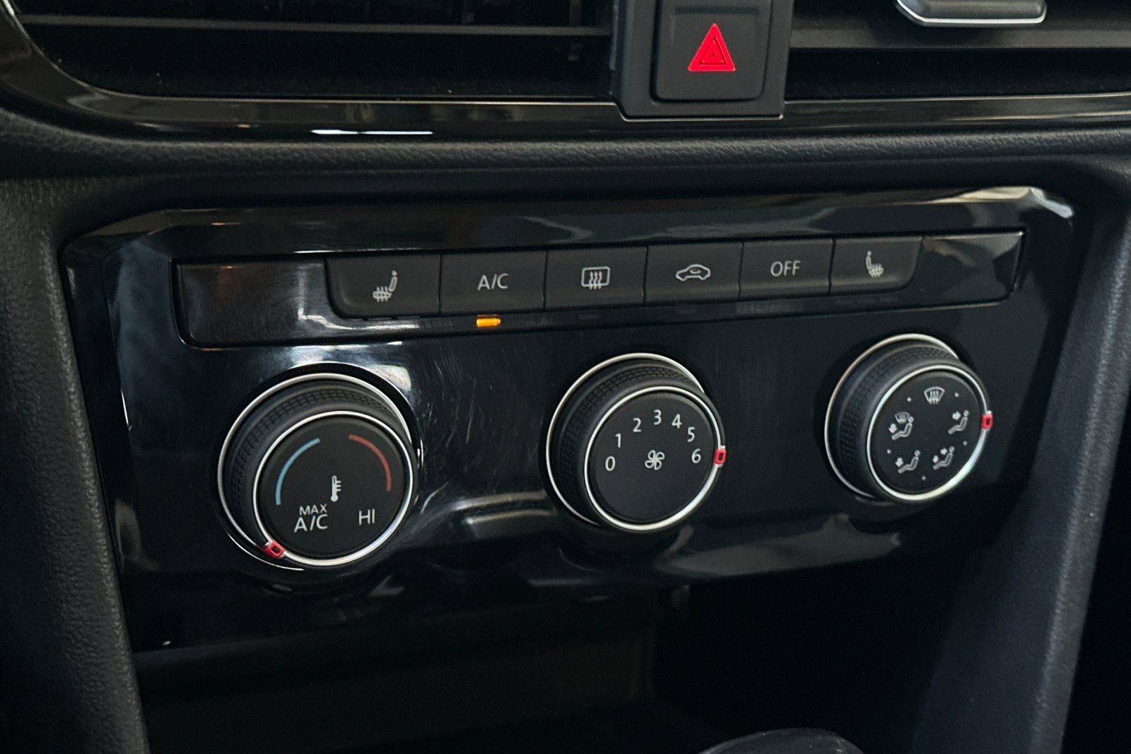 Used 2023 Volkswagen Taos SE FWD image 21