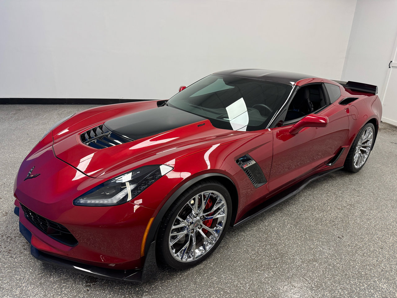 Used 2015 Chevrolet Corvette Z06 w/ 2LZ Preferred Equipment Group image 32