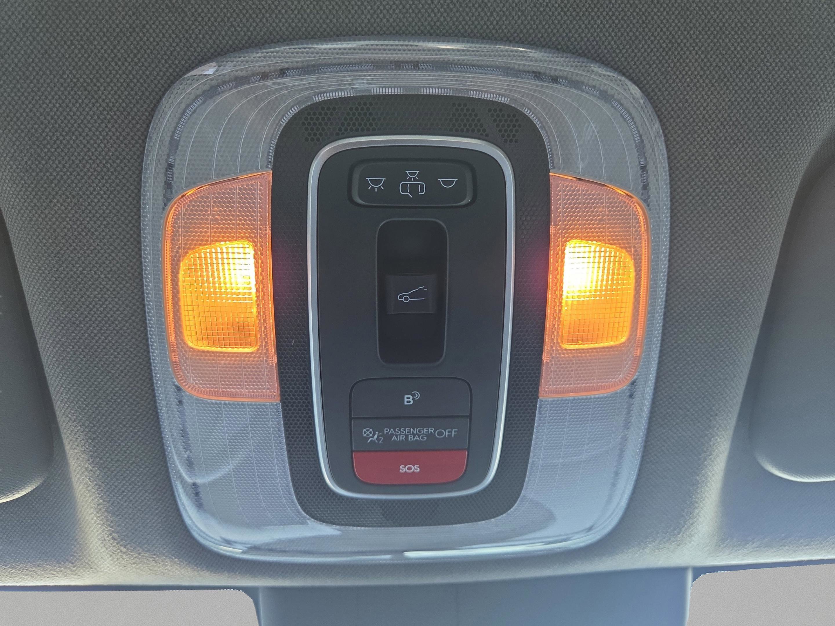 Used 2025 Hyundai Elantra SEL image 11