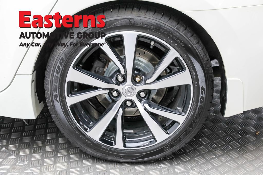 Used 2017 Nissan Maxima Platinum image 8