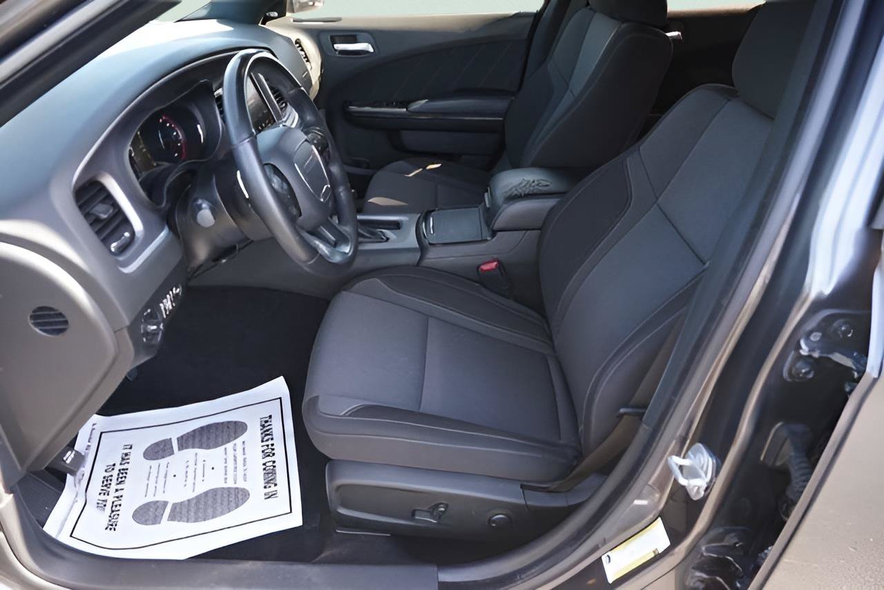 Used 2022 Dodge Charger SXT w/ Blacktop Package AWD/4WD image 9