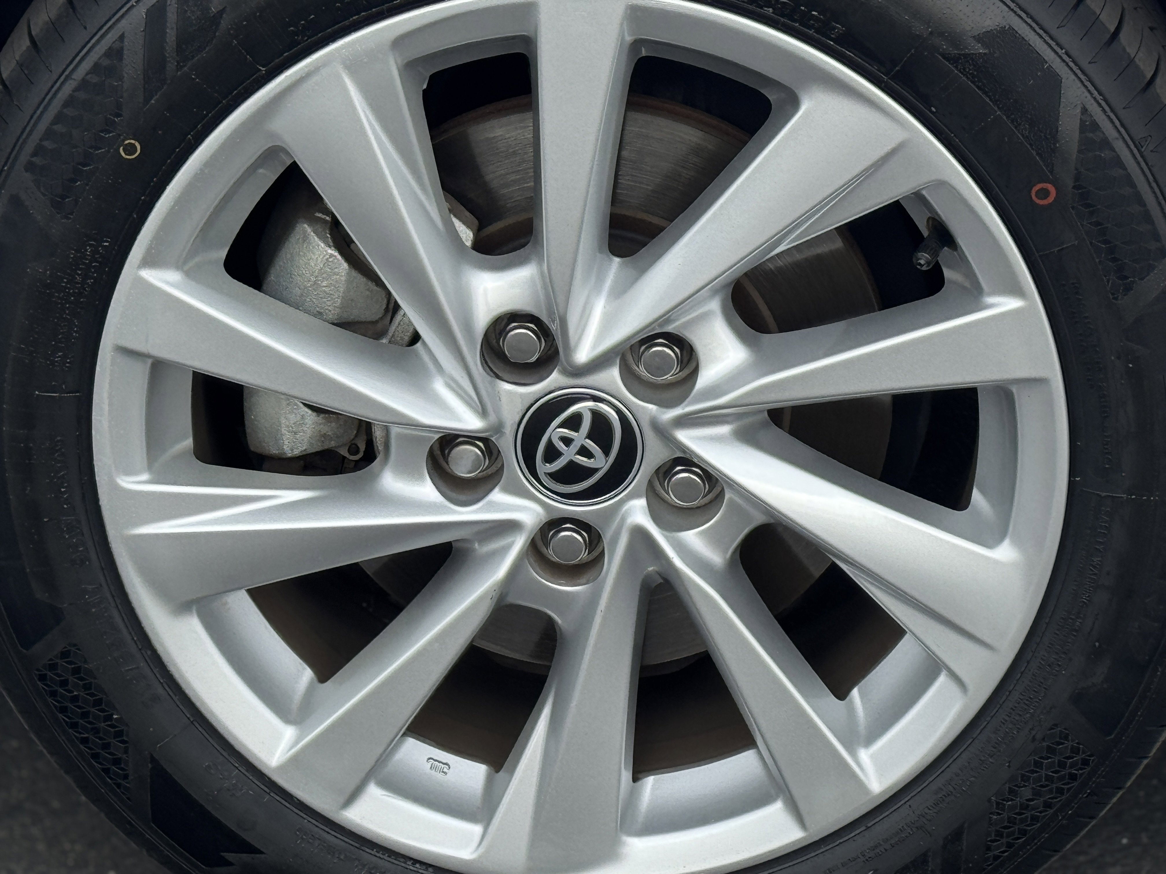 Used 2023 Toyota Camry LE image 8