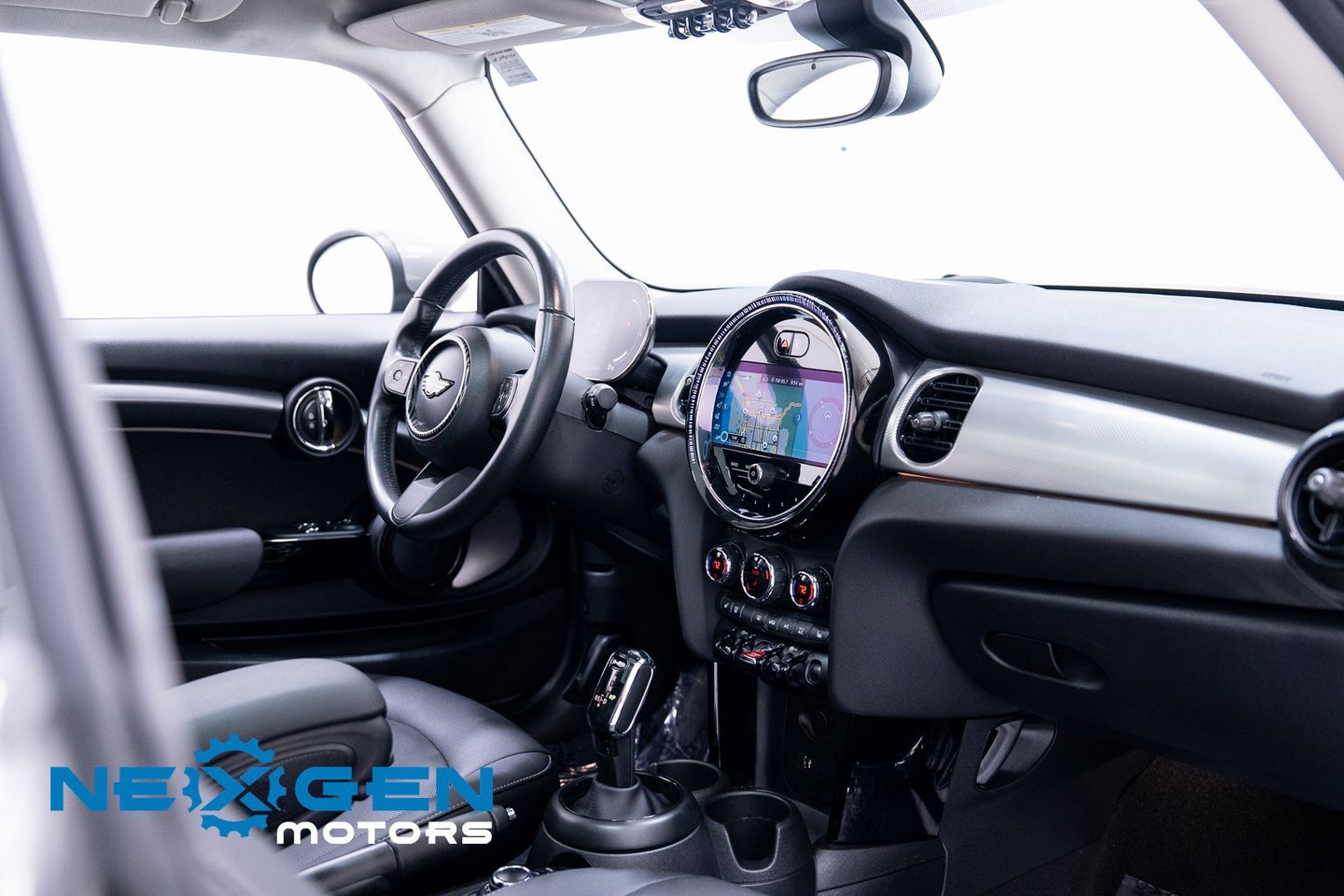 Used 2023 MINI Cooper 2-Door Hardtop image 42