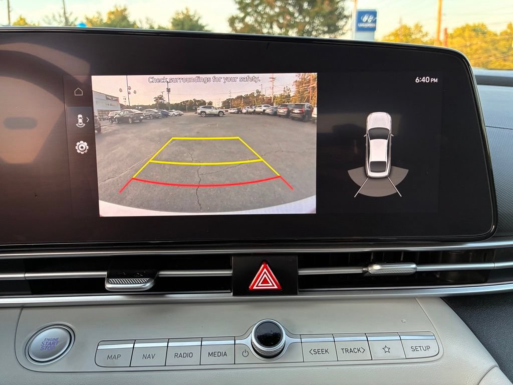 Used 2023 Hyundai Elantra Limited FWD image 28