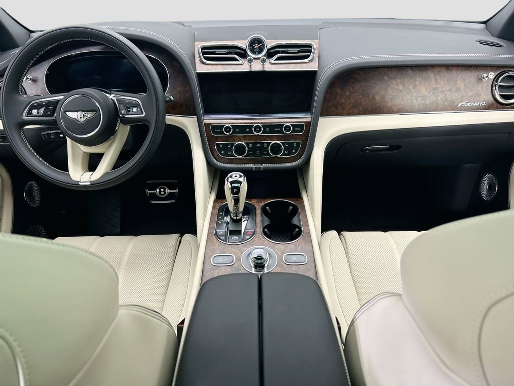 Used 2025 Bentley Bentayga Extended Wheelbase image 13