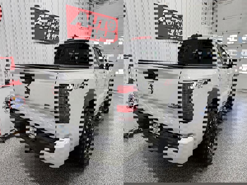 Used 2022 Nissan Frontier PRO-4X image 19