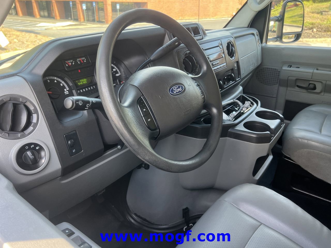 Used 2019 Ford E-450 and Econoline 450 Super Duty w/ Power Windows & Locks Group image 5