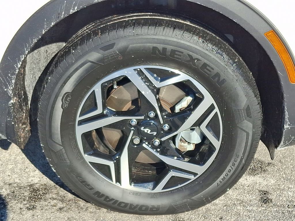 Used 2023 Kia Sportage LX image 8