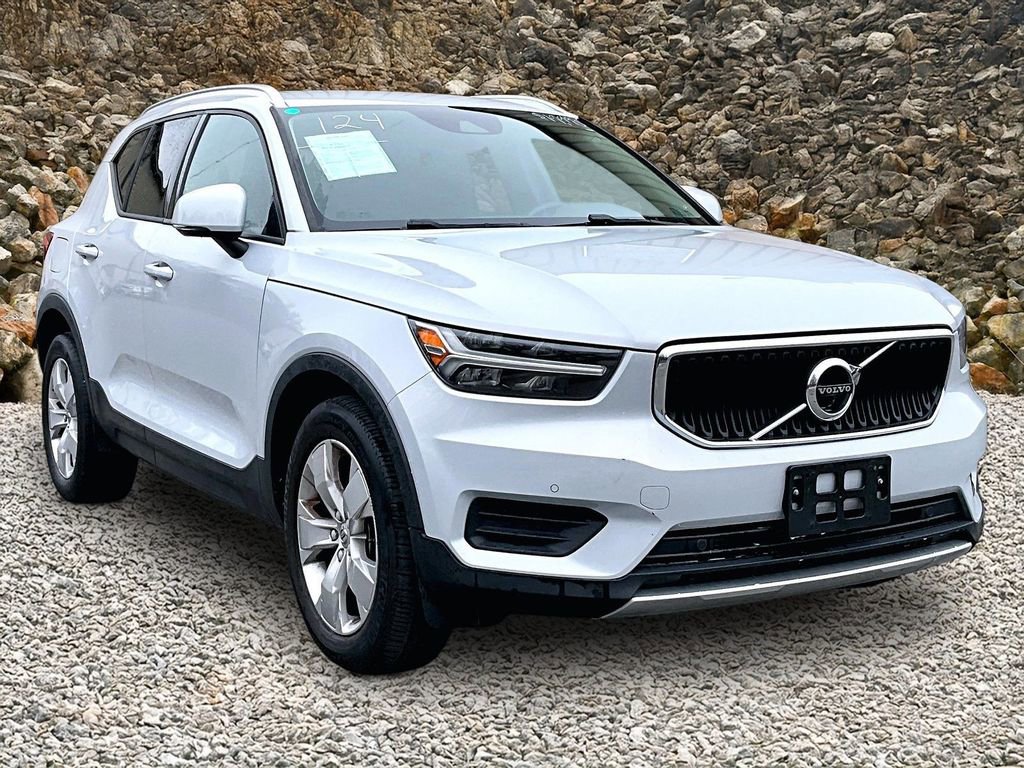 Used 2020 Volvo XC40 T5 Momentum image 10