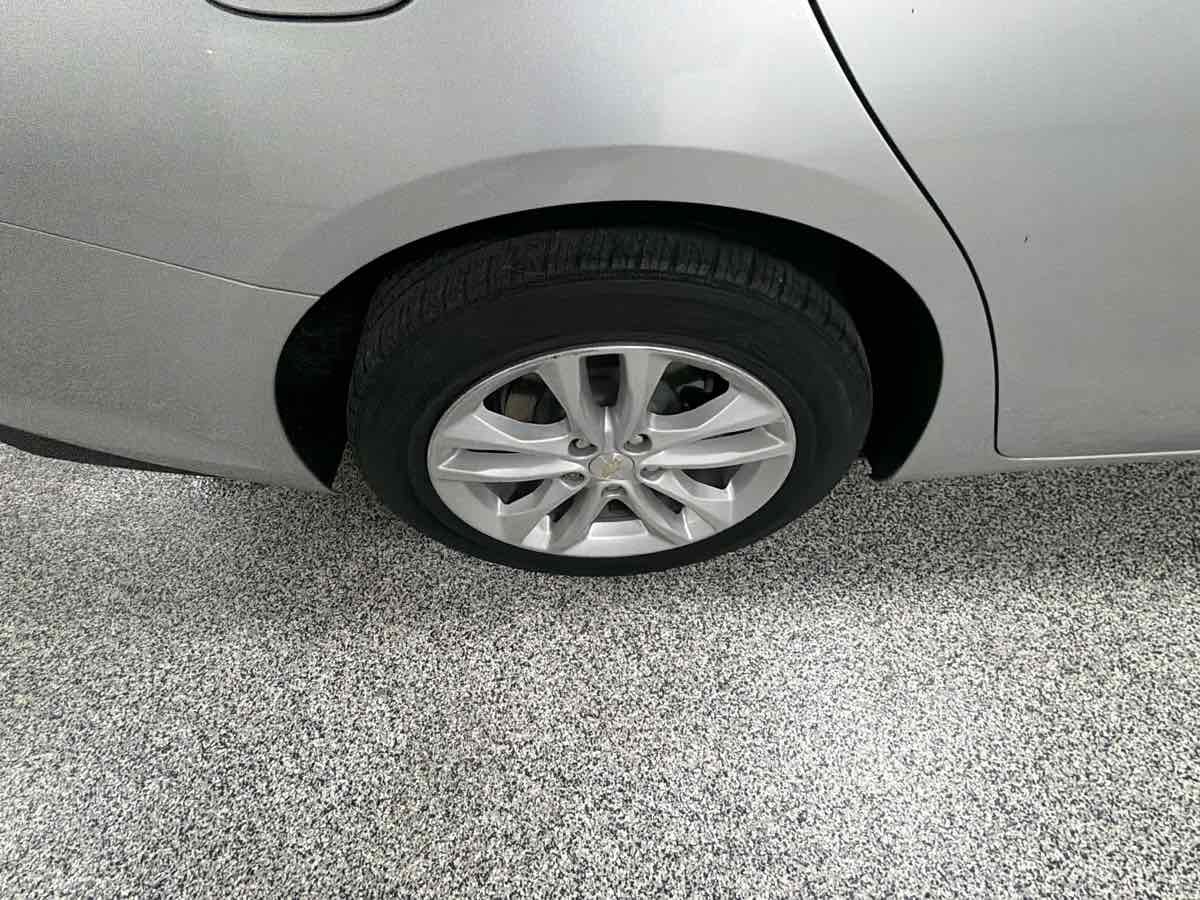 Used 2018 Chevrolet Malibu LT image 36