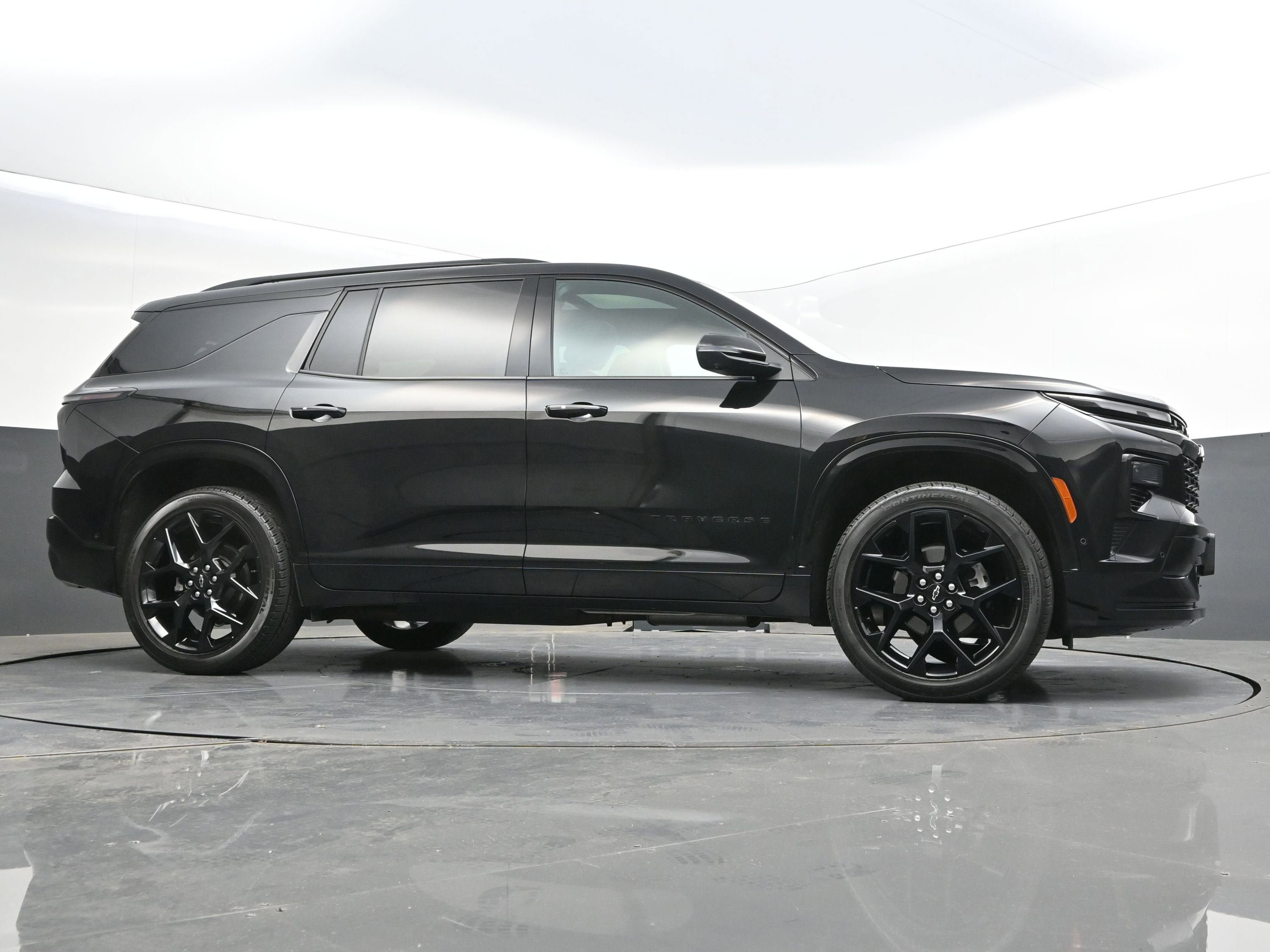 Used 2024 Chevrolet Traverse RS FWD image 53