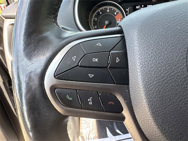 Used 2019 Jeep Cherokee Latitude Plus w/ Comfort/Convenience Group image 31