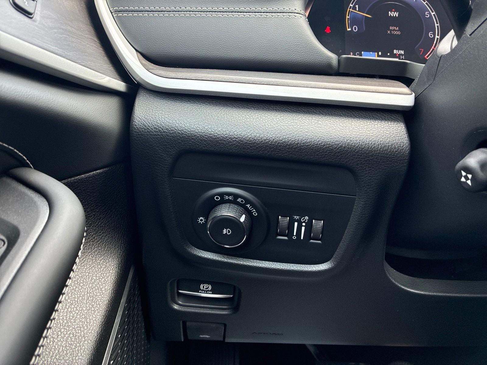 New 2026 Jeep Grand Cherokee L Limited AWD/4WD image 32