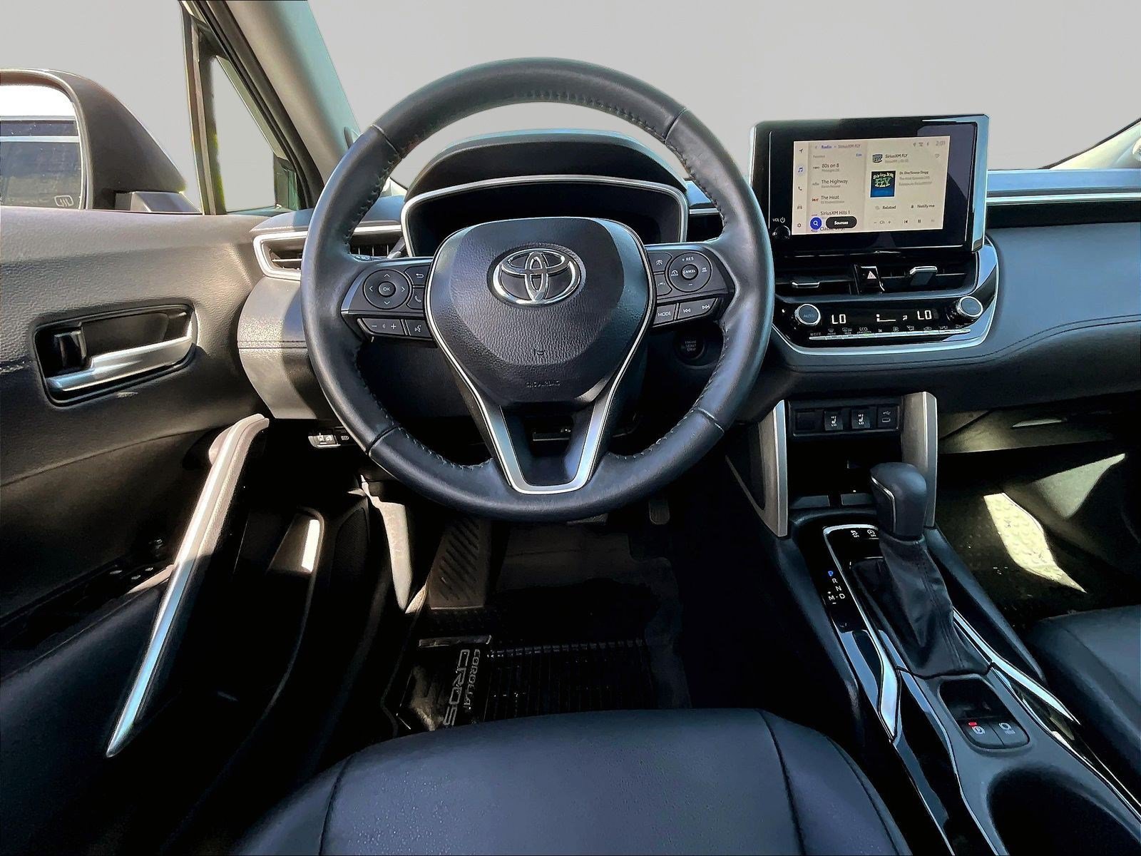 Used 2024 Toyota Corolla Cross XLE w/ Convenience Package AWD/4WD image 8