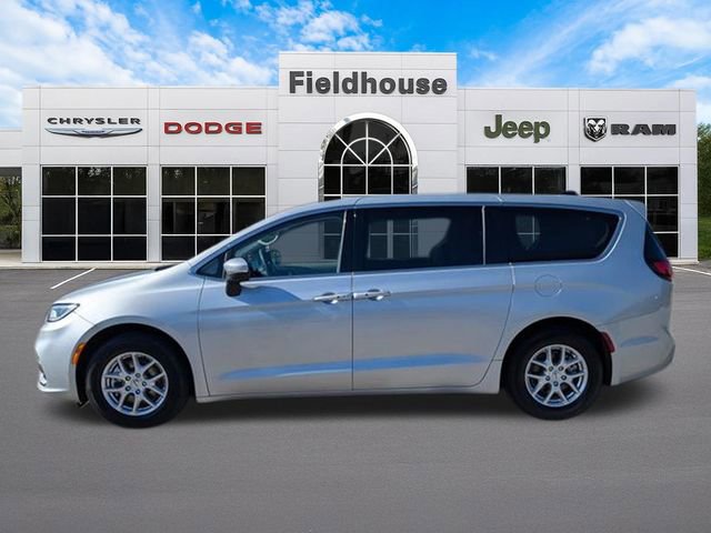 Used 2023 Chrysler Pacifica Touring-L FWD image 16
