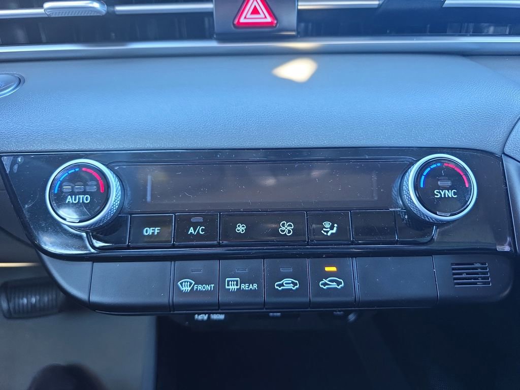 Used 2022 Hyundai Elantra SEL image 36