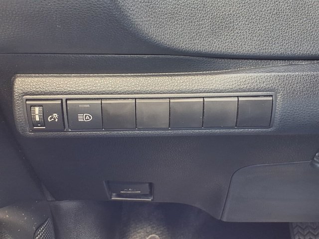 Used 2026 Toyota Corolla LE FWD image 17