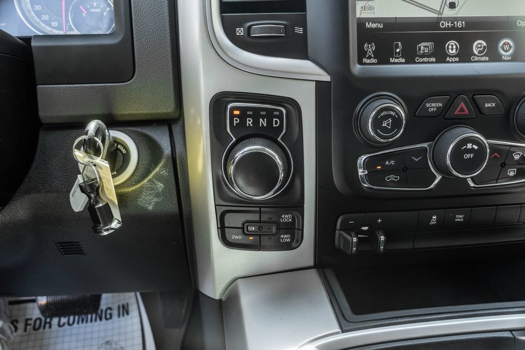 Used 2016 RAM 1500 Classic SLT w/ SLT Plus D←cor Group AWD/4WD image 9