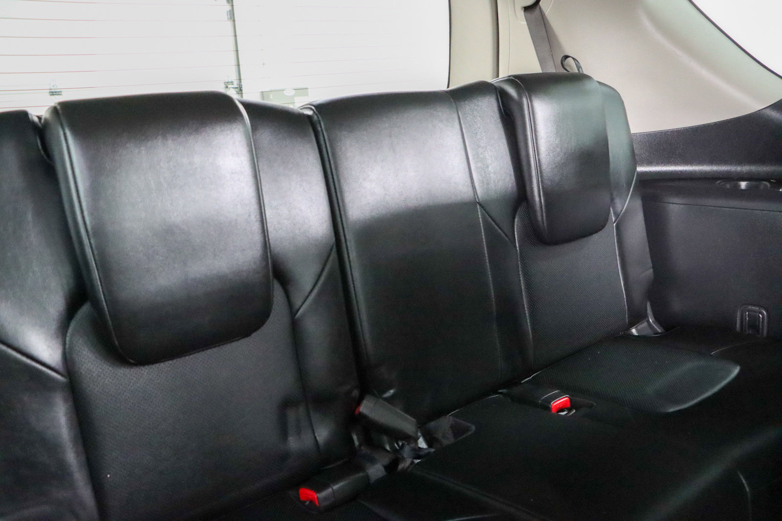 Used 2022 Nissan Armada SL w/ Captain's Chairs Package image 31