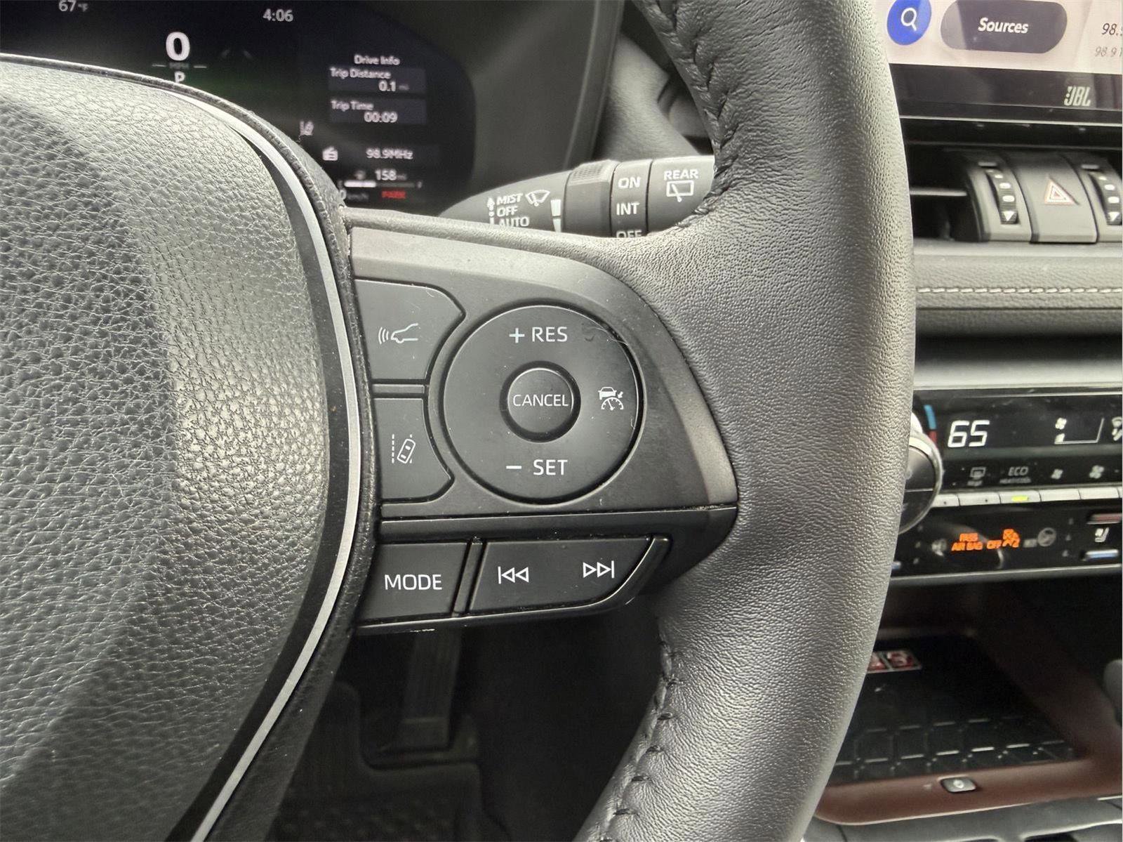 Used 2023 Toyota RAV4 Limited image 15