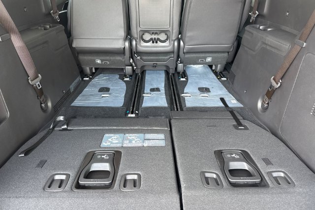 New 2027 Kia Carnival SX Prestige FWD image 17