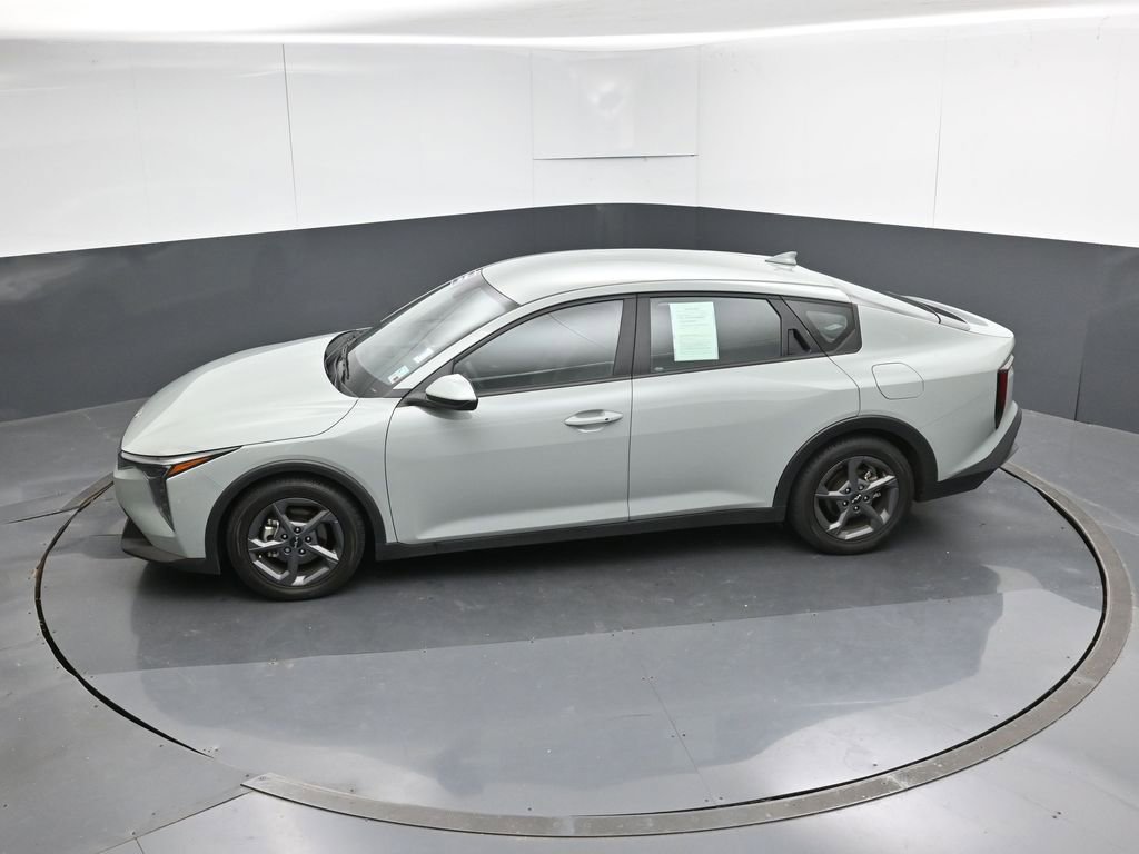 Used 2025 Kia K4 LXS FWD image 46