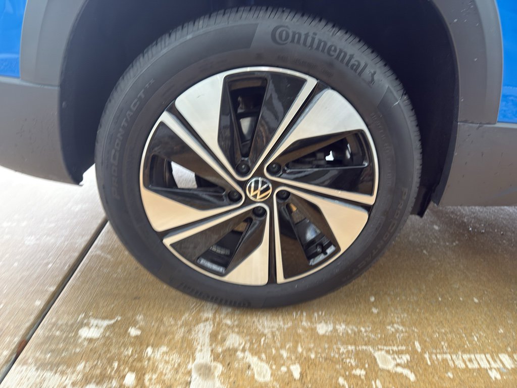 Used 2024 Volkswagen Taos SE w/ Panoramic Sunroof Package image 19