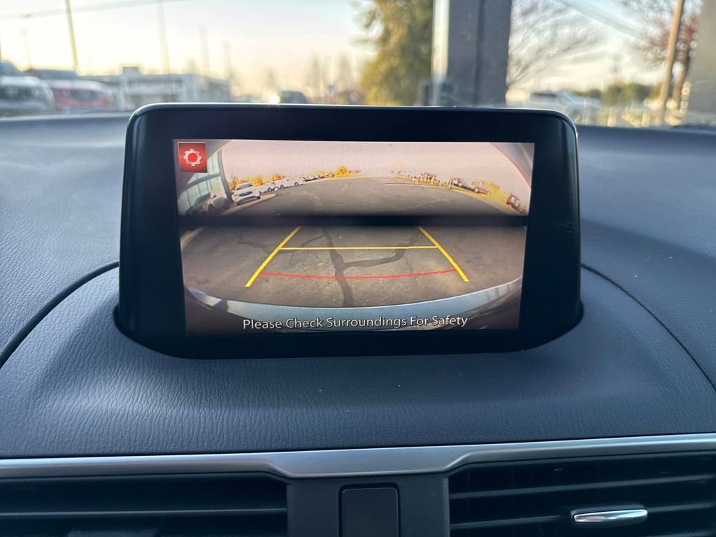 Used 2018 MAZDA MAZDA3 Touring image 23