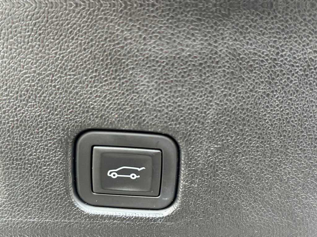 Used 2024 Chevrolet Traverse LT image 33