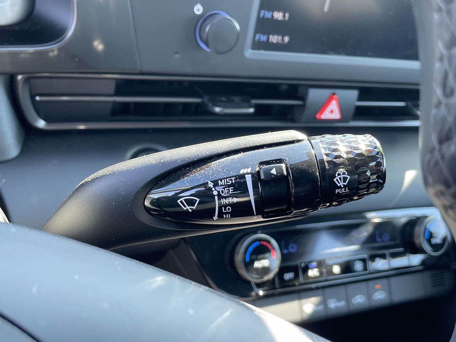 Certified 2025 Hyundai Elantra Sport image 19