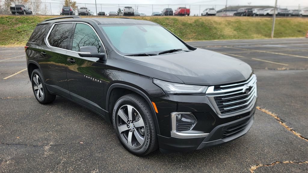 Used 2023 Chevrolet Traverse LT w/ LT Premium Package image 16