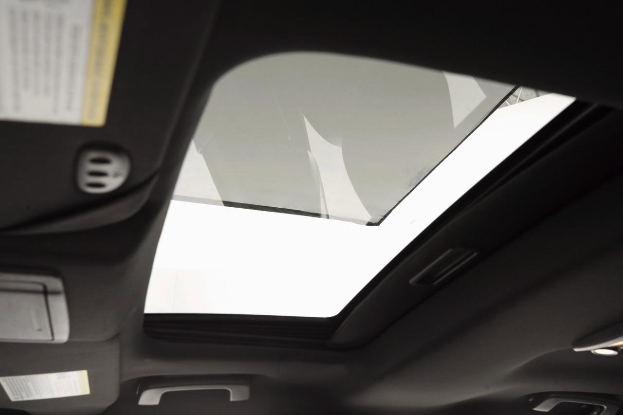 Used 2014 Ford Taurus Limited w/ Equipment Group 301A image 31