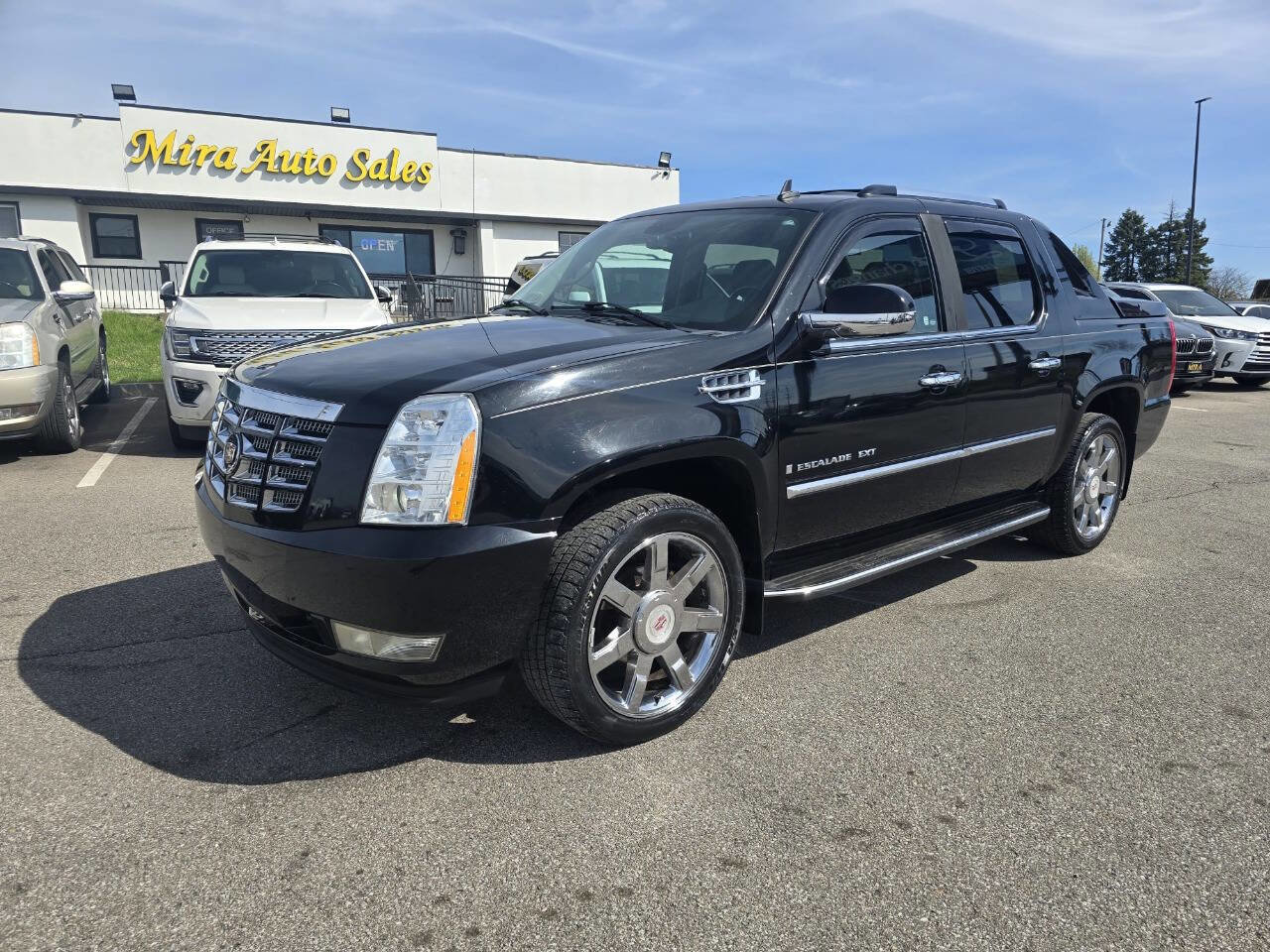 Used 2008 Cadillac Escalade EXT image 2