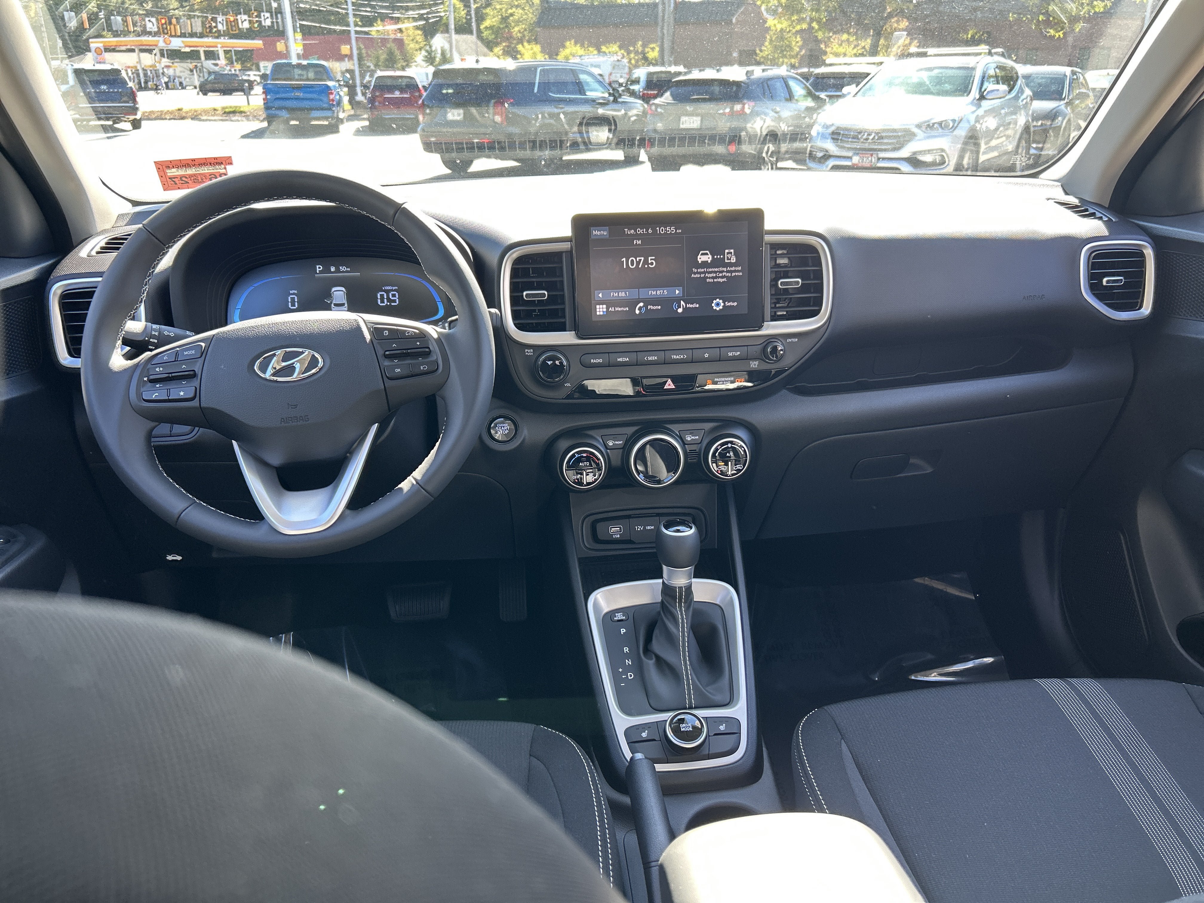 New 2026 Hyundai Venue SEL FWD image 3