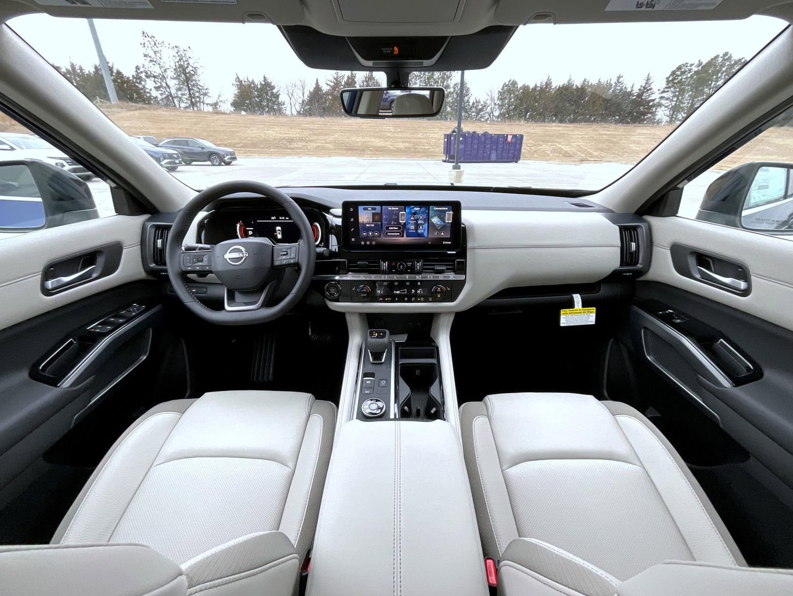 New 2026 Nissan Pathfinder SL image 13