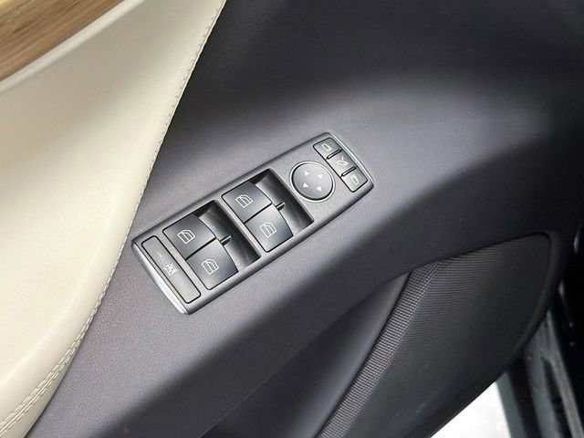 Used 2018 Tesla Model X 75D image 16