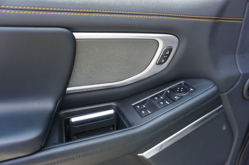 Used 2025 Ford Expedition Tremor AWD/4WD image 4