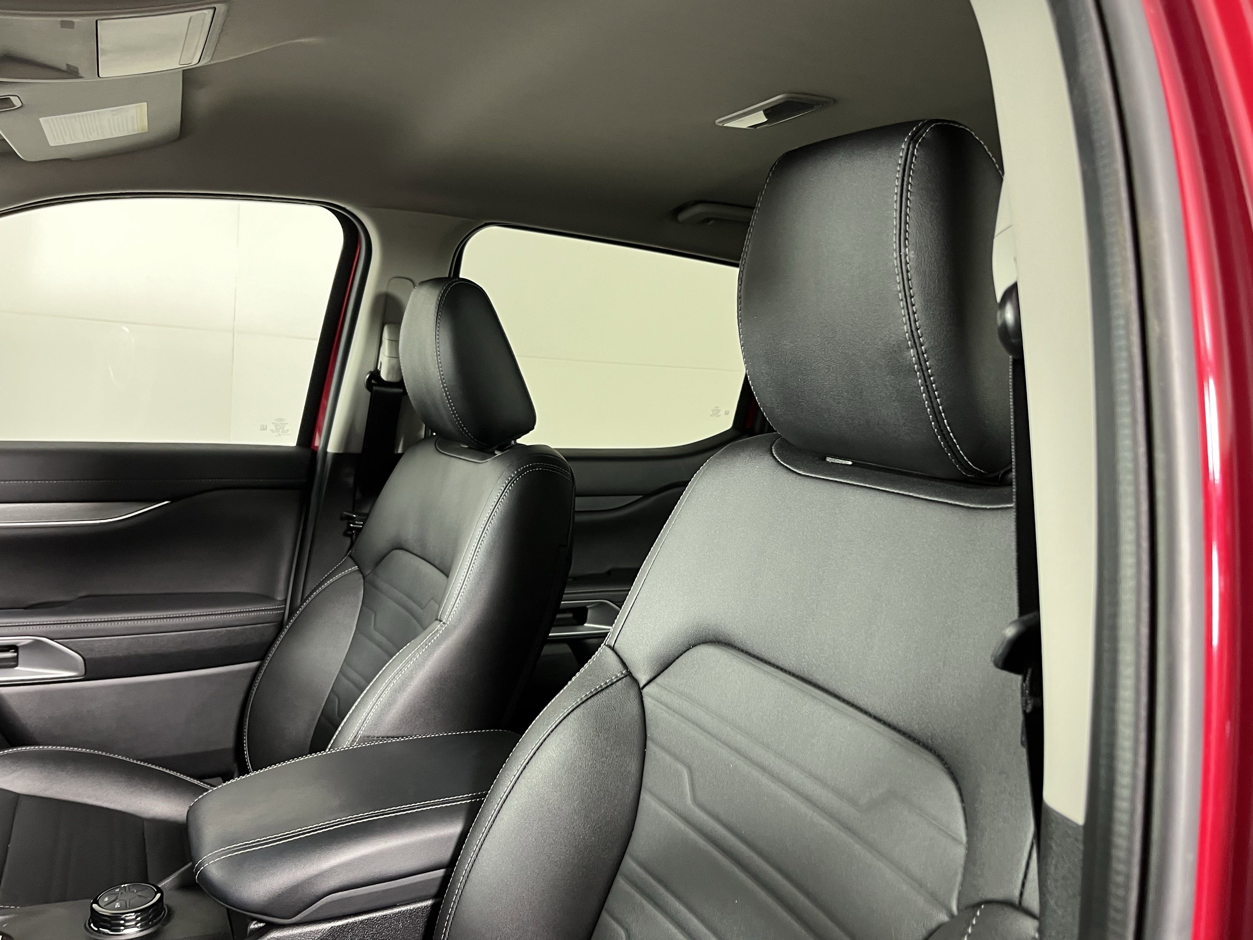 Used 2025 Ford Ranger Lariat w/ Chrome Accent Package image 18