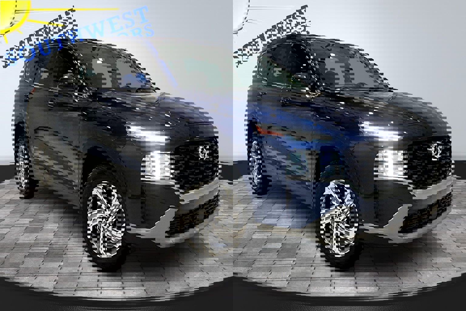 Used 2023 Hyundai Santa Fe SE image 3