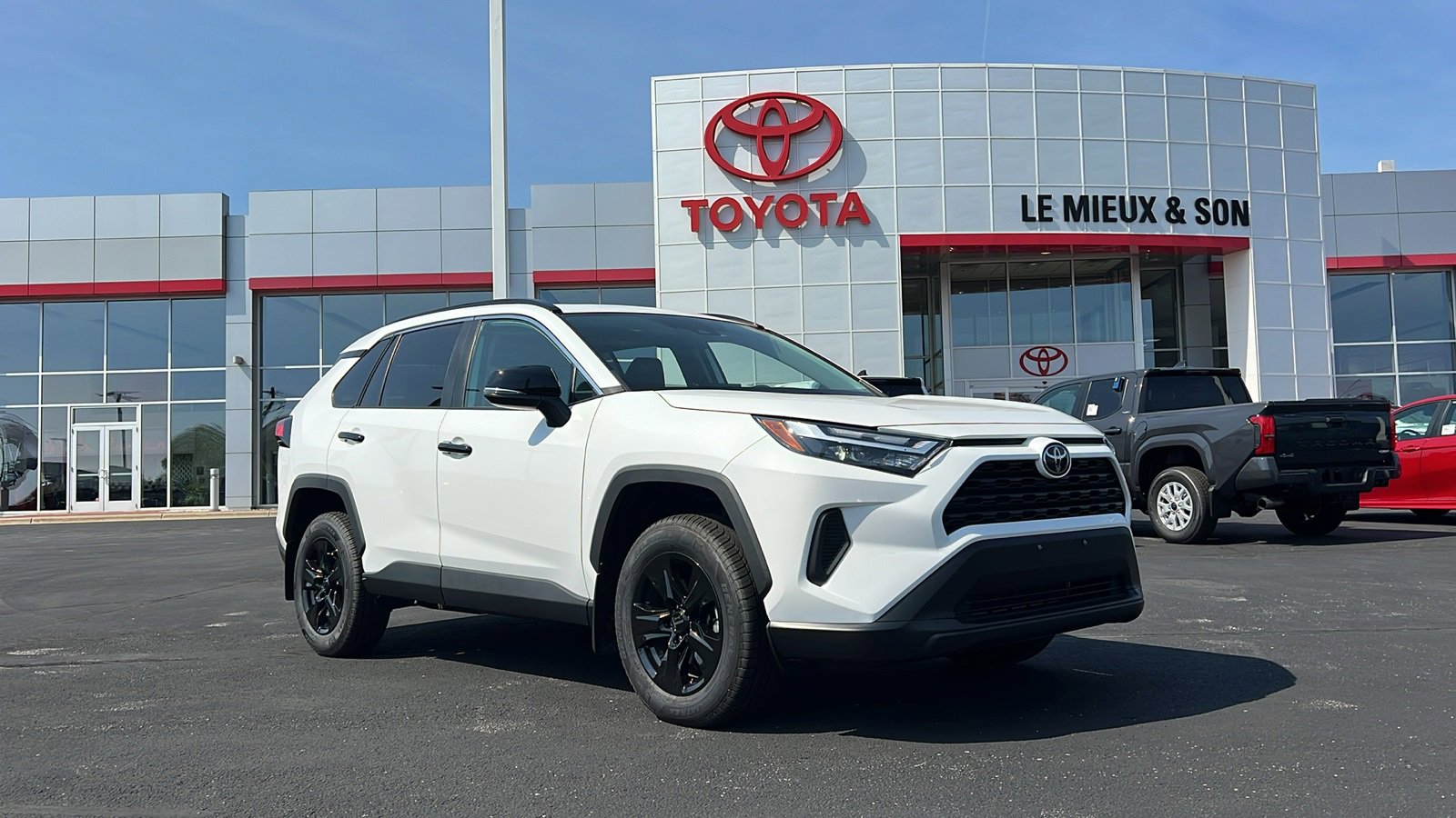 Certified 2022 Toyota RAV4 XLE image 1