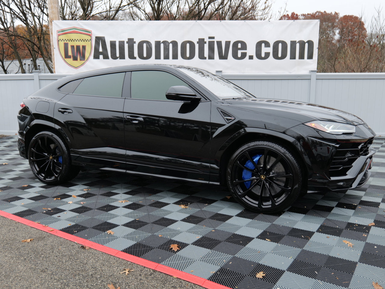 Used 2021 Lamborghini Urus image 3