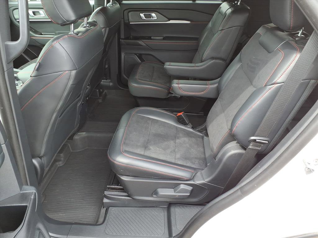 Certified 2025 Ford Explorer ST image 5