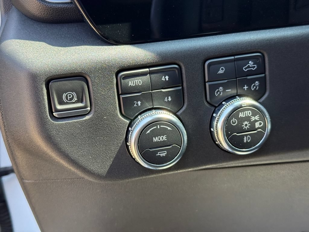 Used 2022 GMC Sierra 1500 SLT w/ SLT Premium Plus Package AWD/4WD image 19