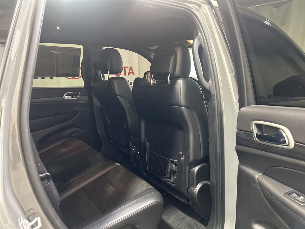 Used 2022 Jeep Grand Cherokee Laredo X AWD/4WD image 15