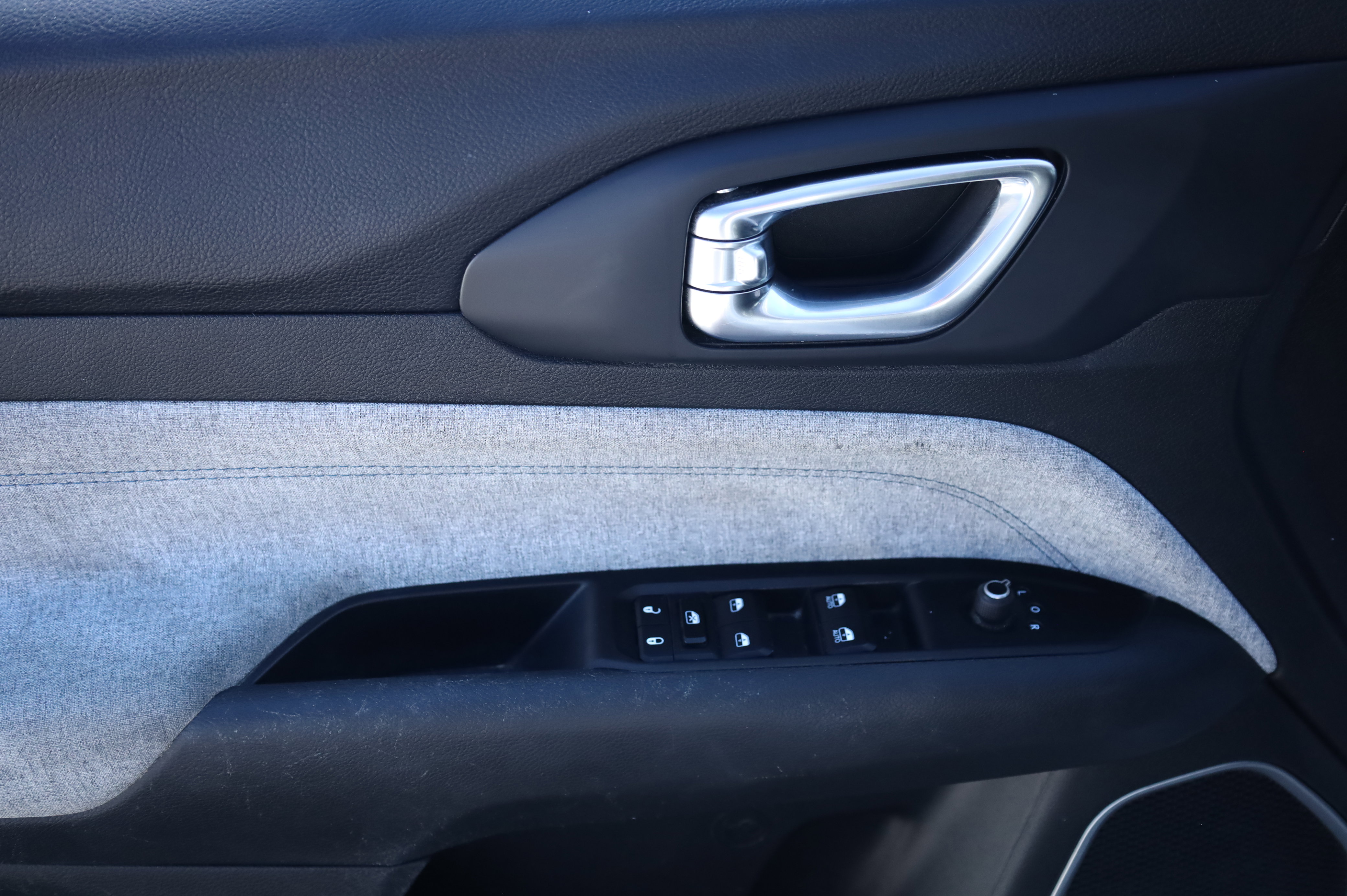 Used 2022 Jeep Compass Latitude w/ Sun and Sound Group image 28