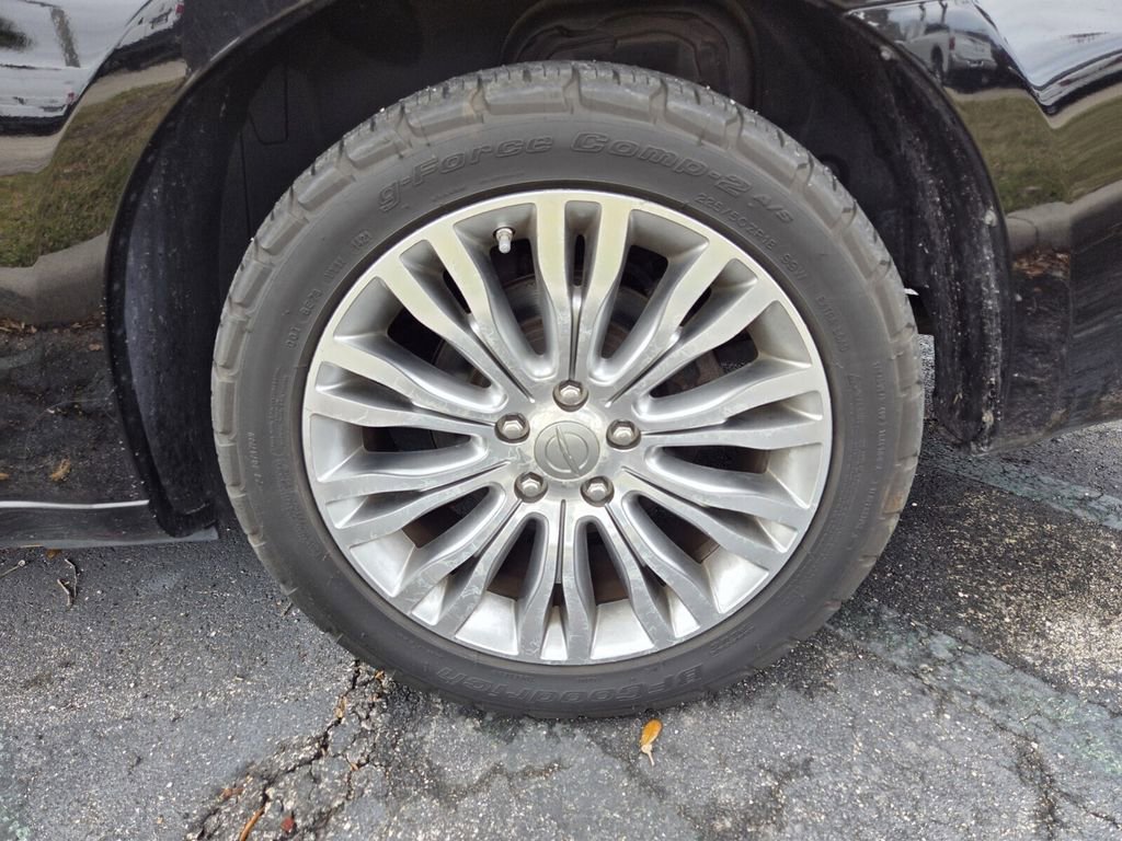 Used 2011 Chrysler 200 Limited image 5