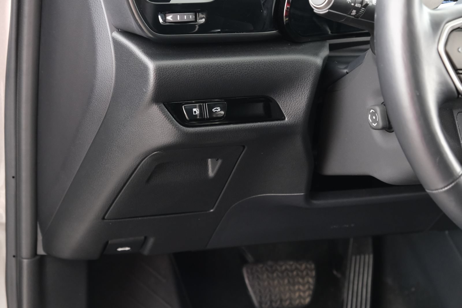 Used 2024 Lexus NX 450h+ AWD w/ Vision Package image 28