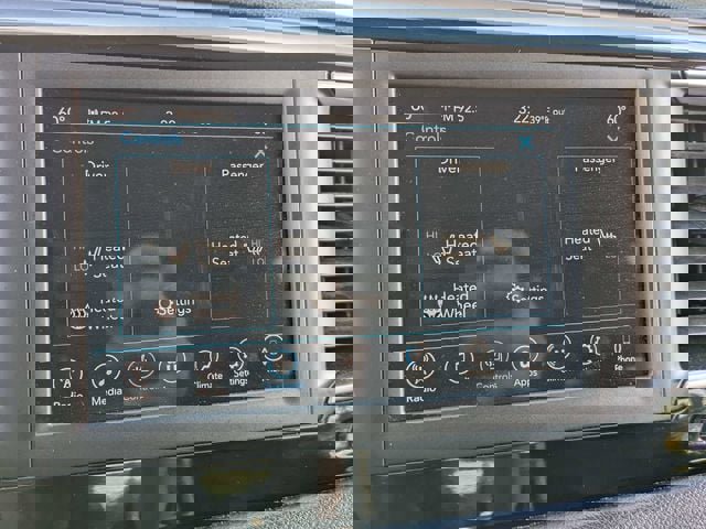 Used 2020 Chrysler Pacifica Touring-L w/ Tire & Wheel Group image 24