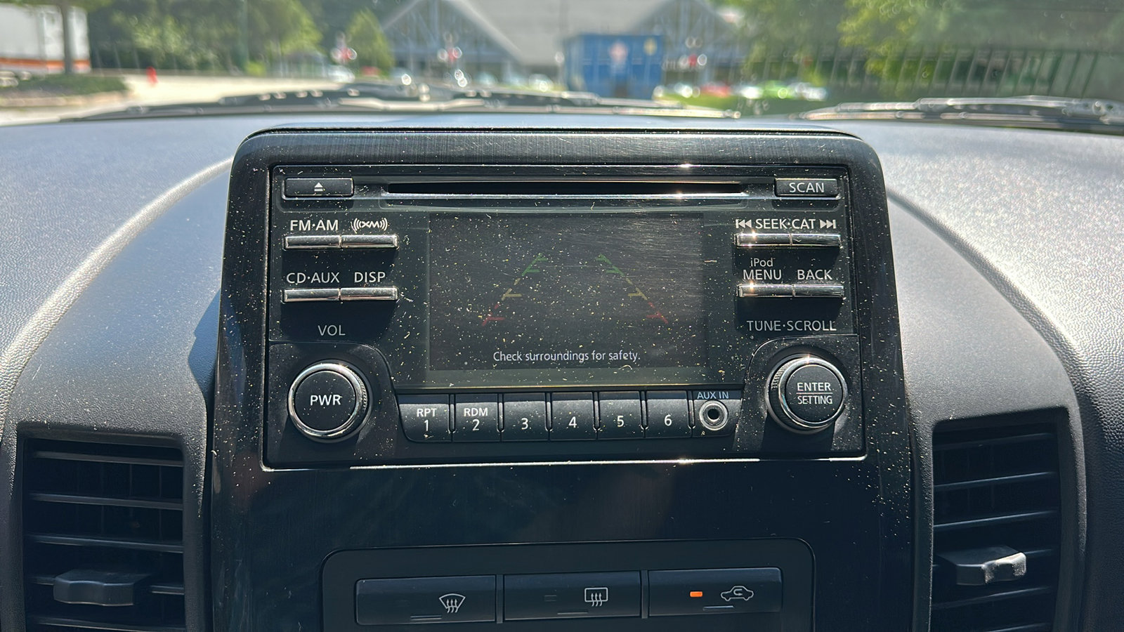 Used 2014 Nissan Titan SV image 21