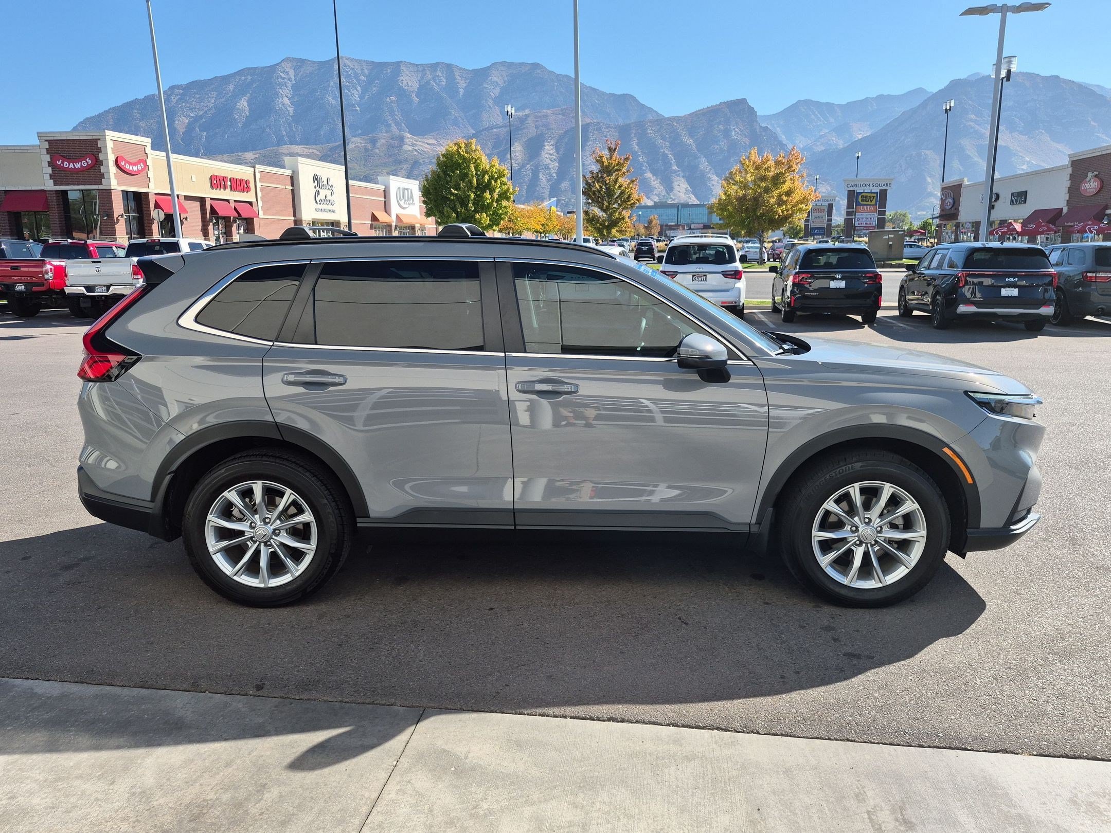 Used 2024 Honda CR-V EX image 2